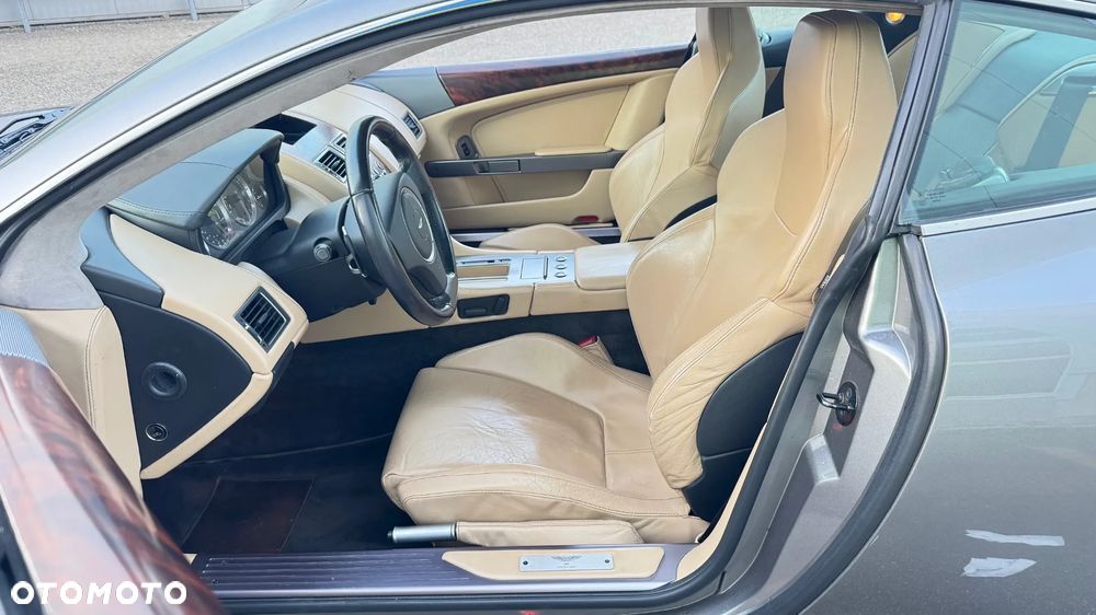 Aston Martin DB9 Coupe Touchtronic - 13