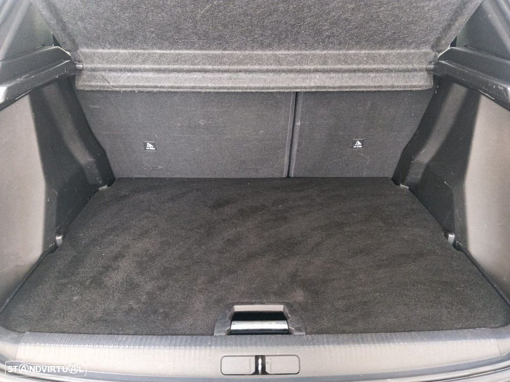Peugeot 2008 1.5 BlueHDi Allure Pack - 22