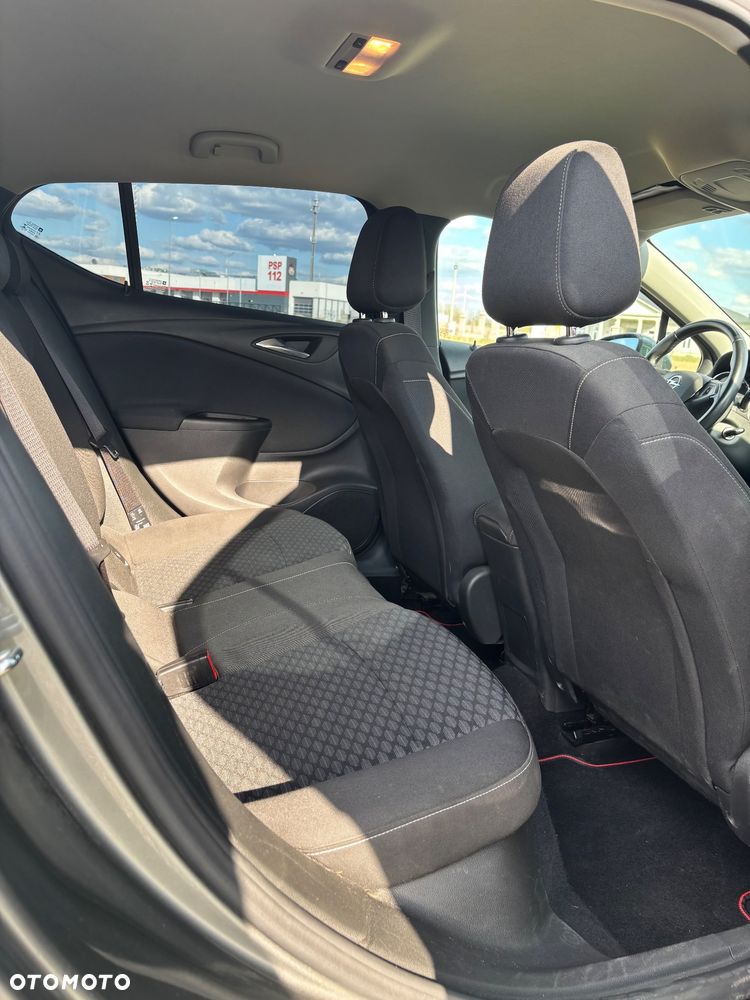 Opel Astra 1.6 T Dynamic S&S - 12