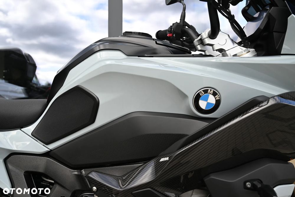 BMW XR - 18