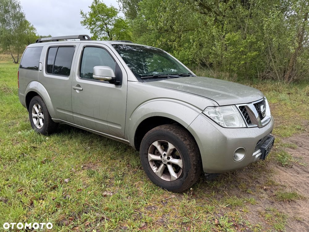 Nissan Pathfinder 2.5 DCi XE - 2