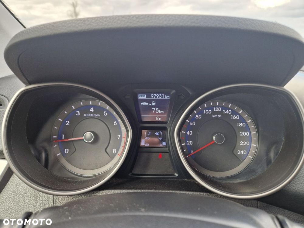 Hyundai i30 1.6 Comfort - 11