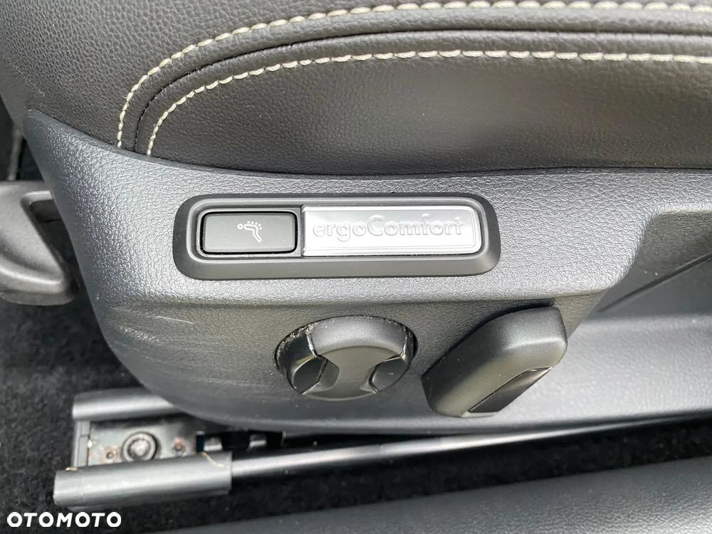 Volkswagen Passat - 19