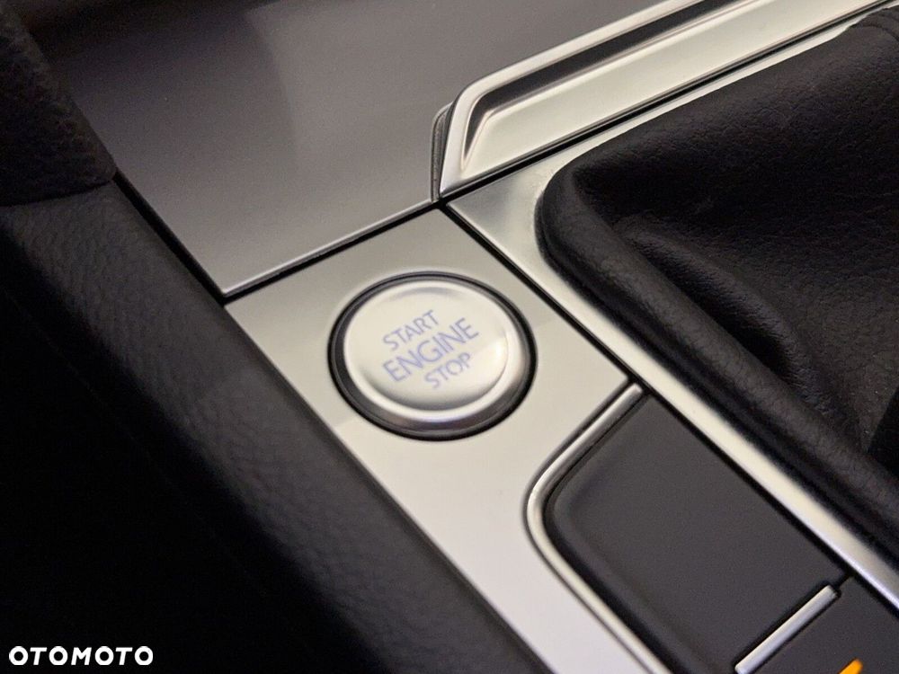 Volkswagen Passat 2.0 TDI SCR Comfortline - 32