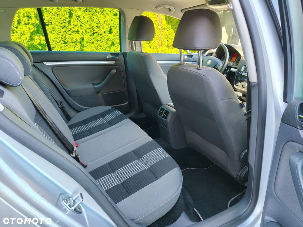 Volkswagen Golf 1.9 TDI DPF Trendline DSG - 20