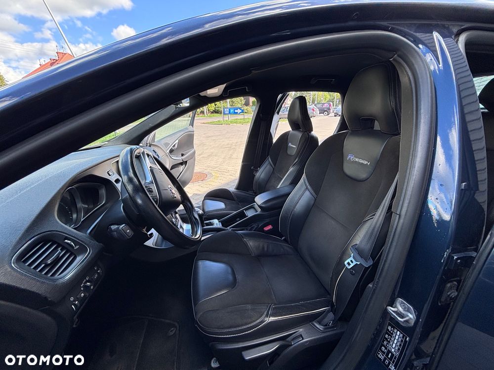 Volvo V40 D2 R Design - 12