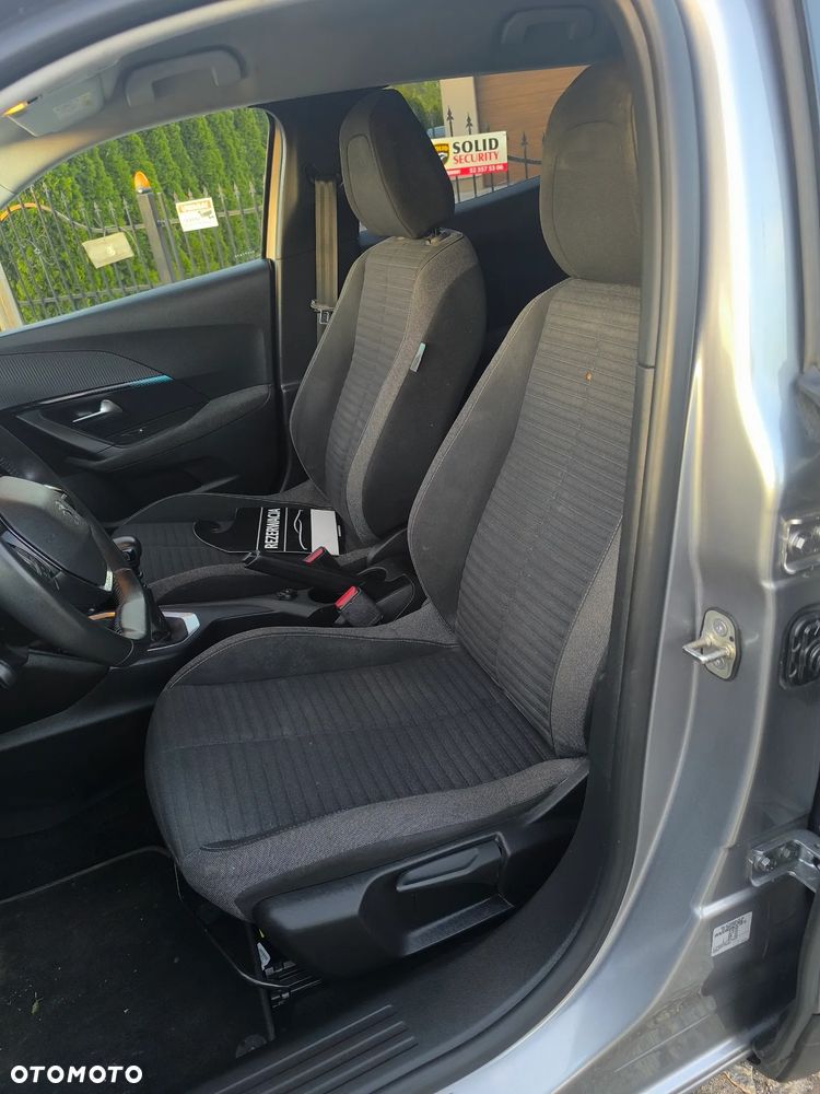 Peugeot 2008 1.2 Pure Tech GPF Style S&S - 26