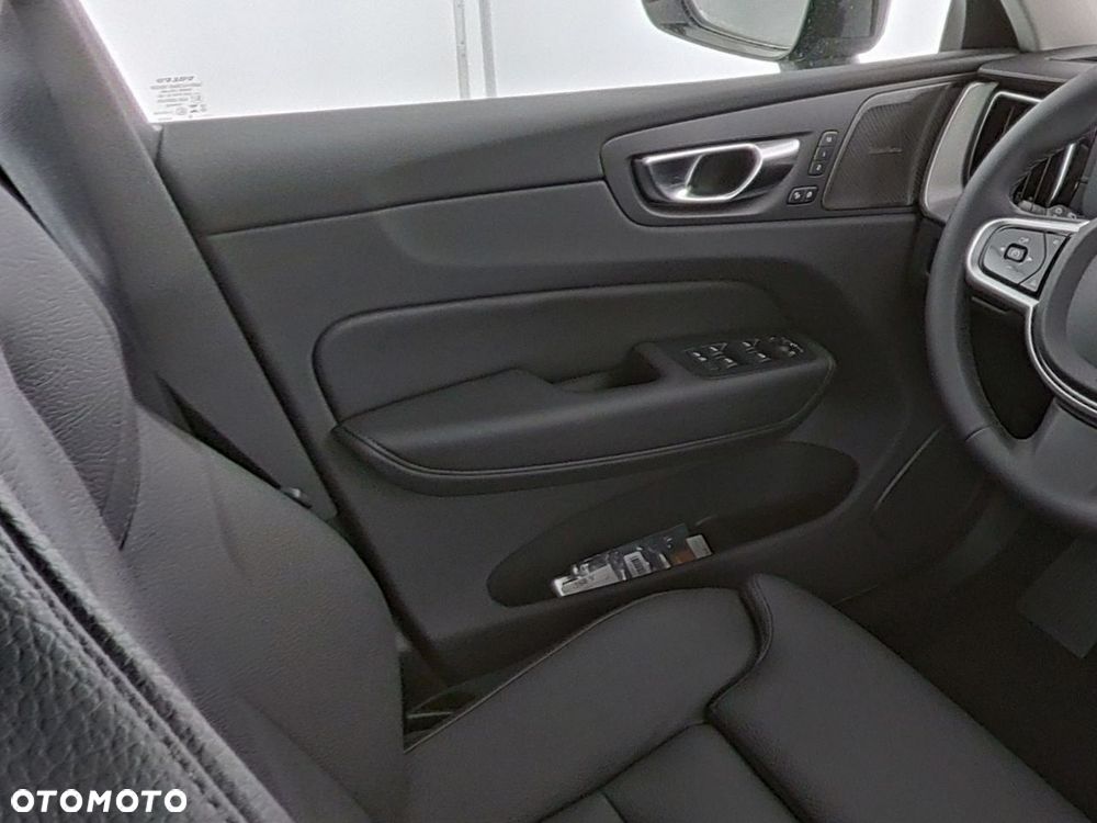 Volvo XC 60 B5 B AWD Ultra Dark - 12