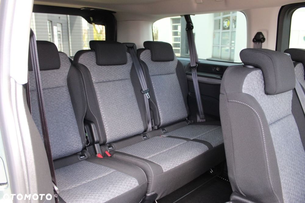 Peugeot Traveller - 19