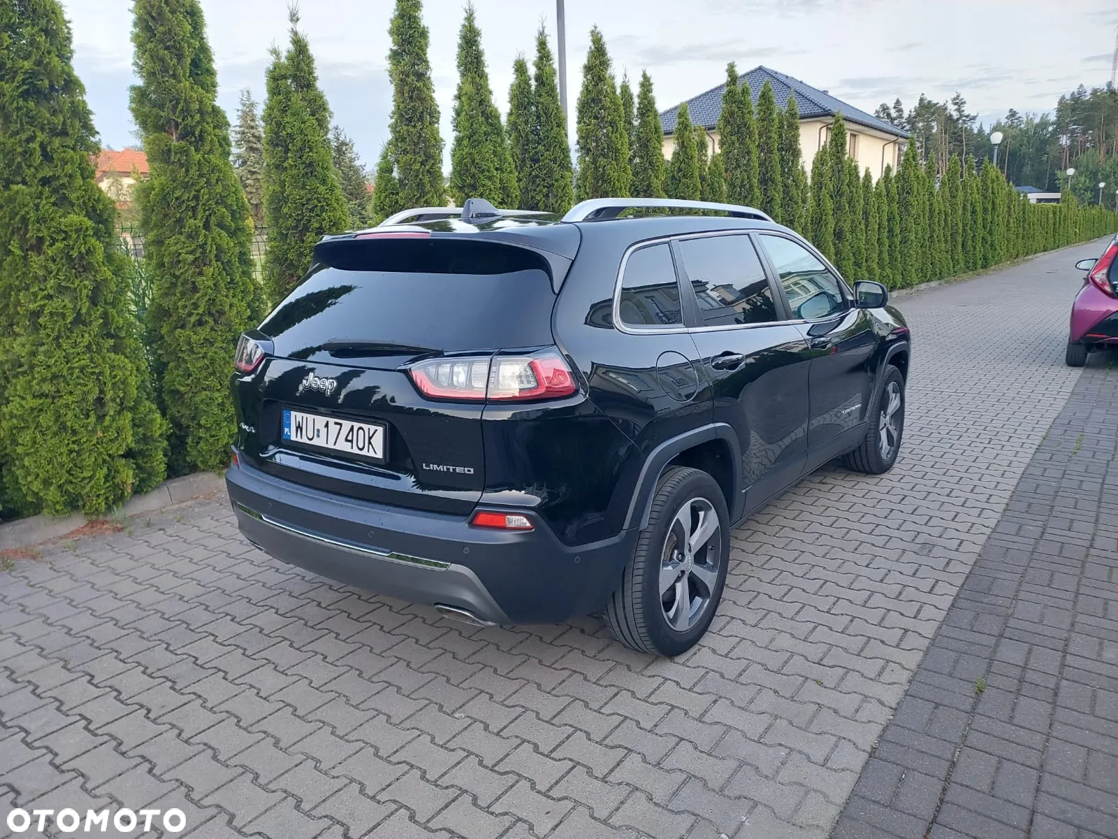 Jeep Cherokee - 4
