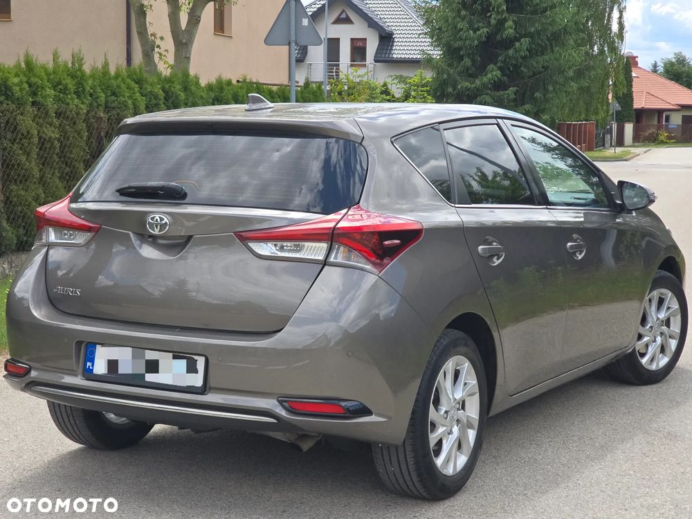 Toyota Auris 1.6 Premium - 4