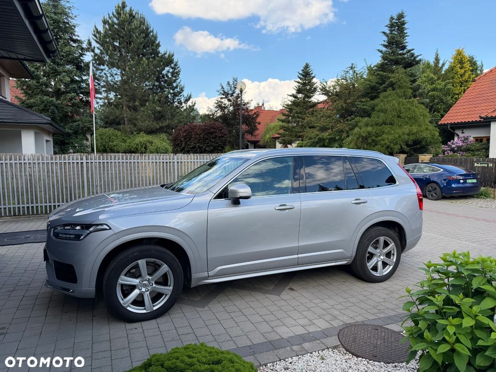 Volvo XC 90 B5 D AWD Momentum - 2