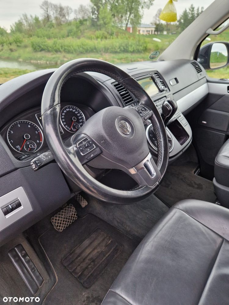 Volkswagen Multivan - 20