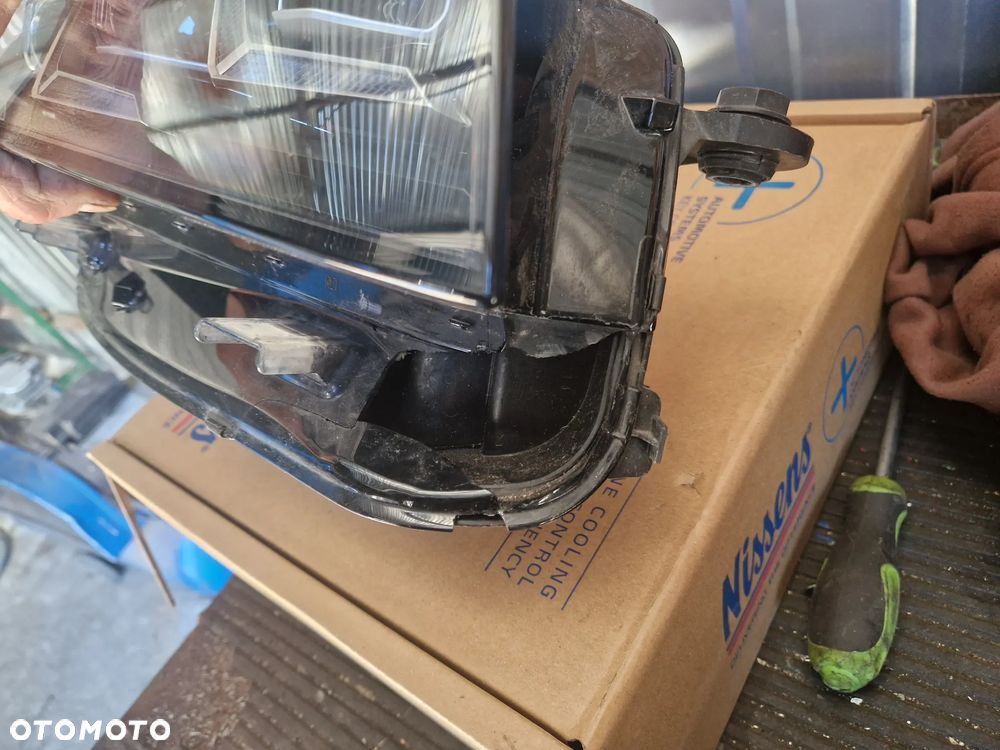 VW Touareg III Lift Lampa przednia prawa full led matrix 761941082H europa - 6