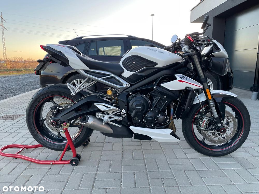 Triumph Street Triple - 6