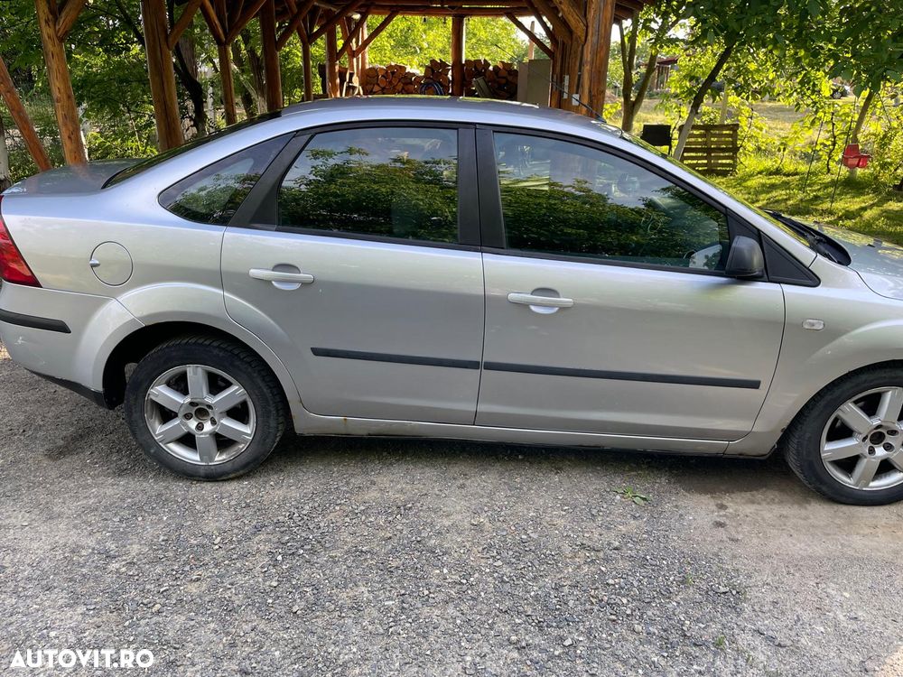 Ford Focus 1.8 TDCi Ambiente - 2