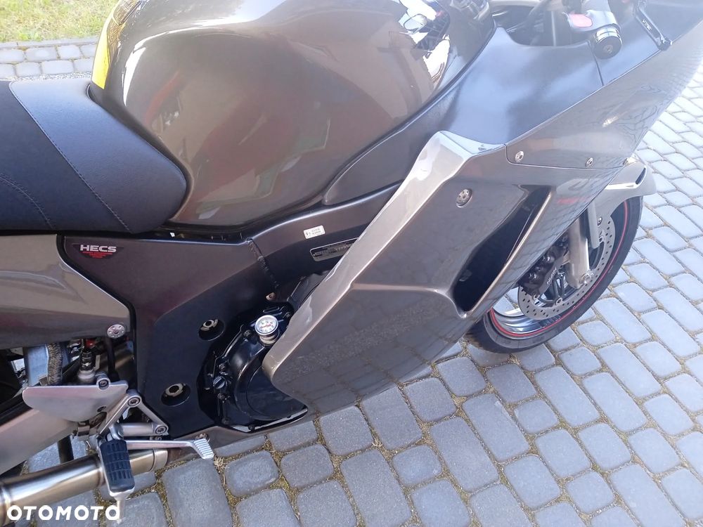 Honda CBR - 3