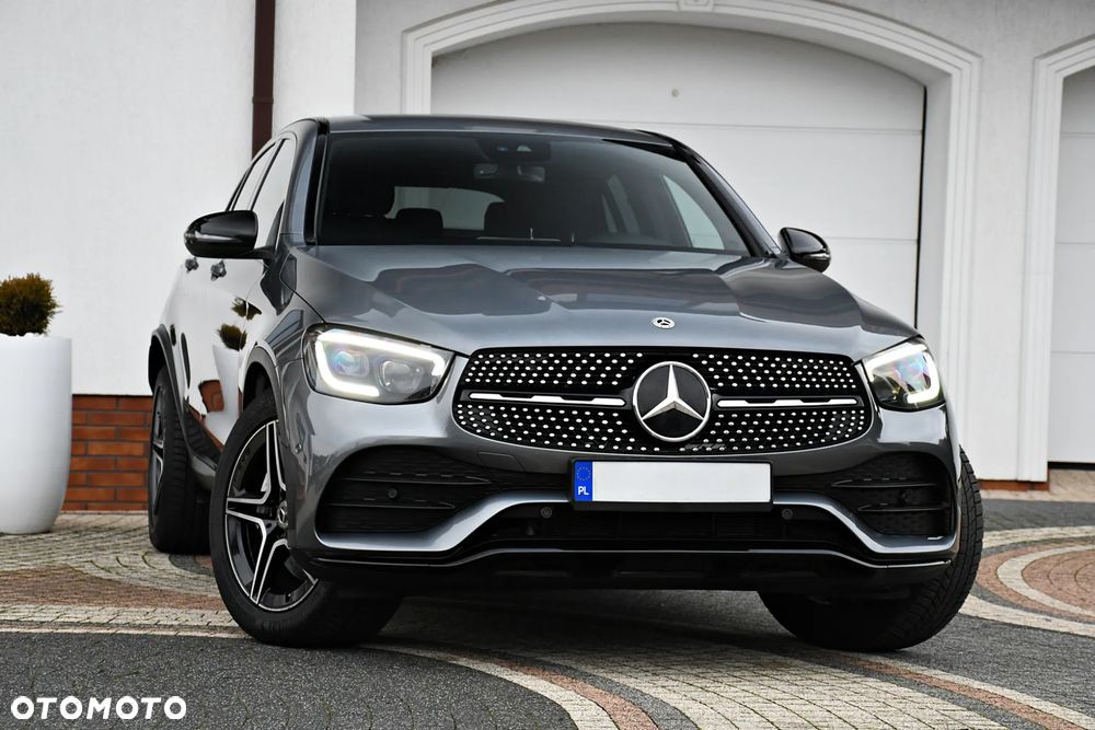 Mercedes-Benz GLC 200 4Matic 9G-TRONIC AMG Line - 9