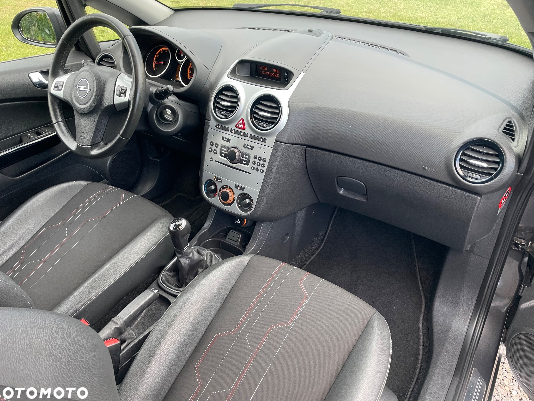 Opel Corsa 1.4 16V 150 Jahre - 10
