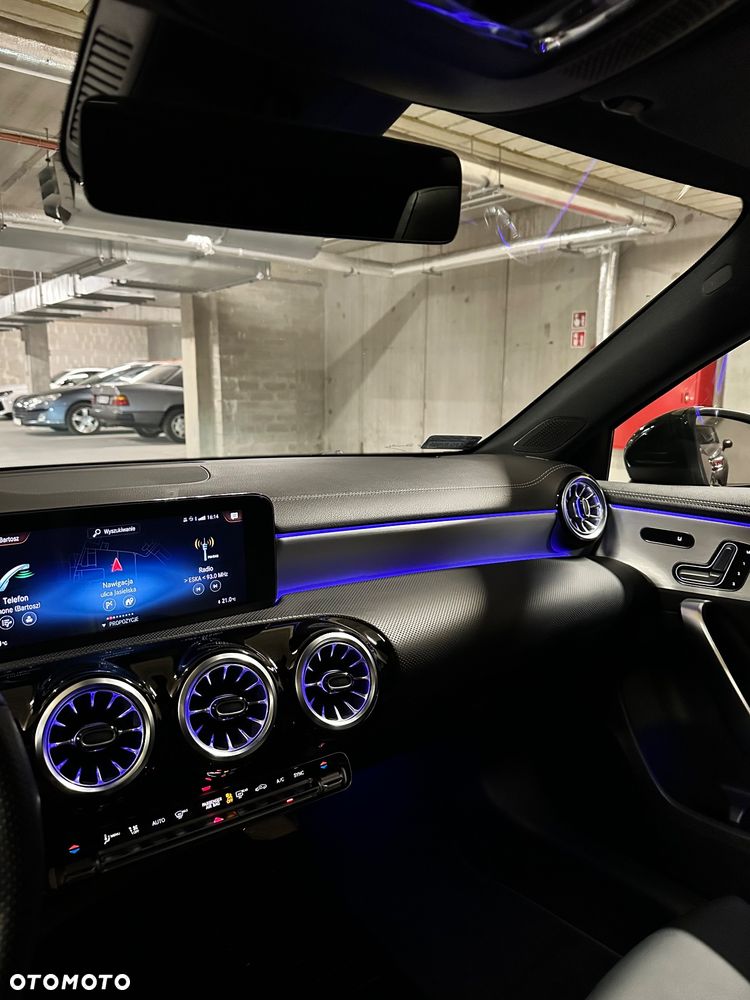 Mercedes-Benz Klasa A 180 AMG Line 7G-DCT - 34