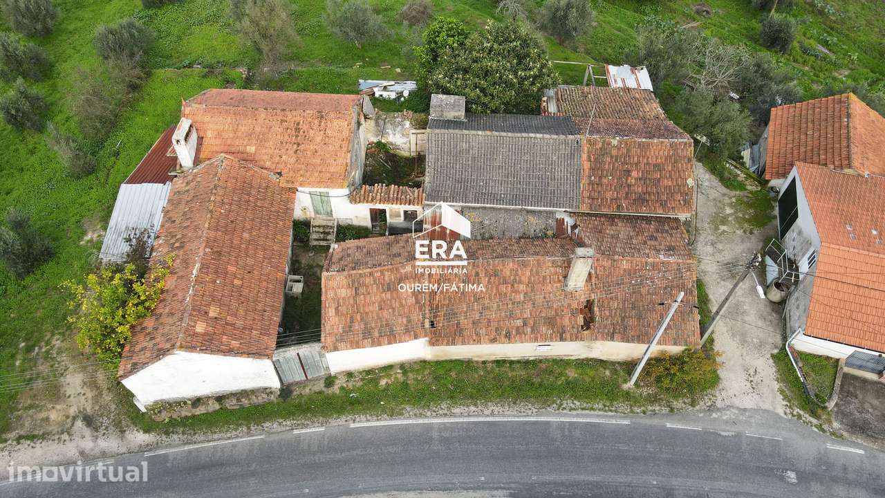 Duas Moradias em Gondemaria, Ourém - Grande imagem: 2/29