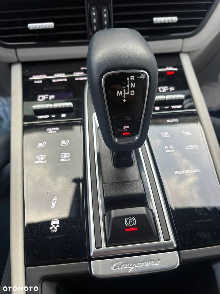 Porsche Cayenne - 12