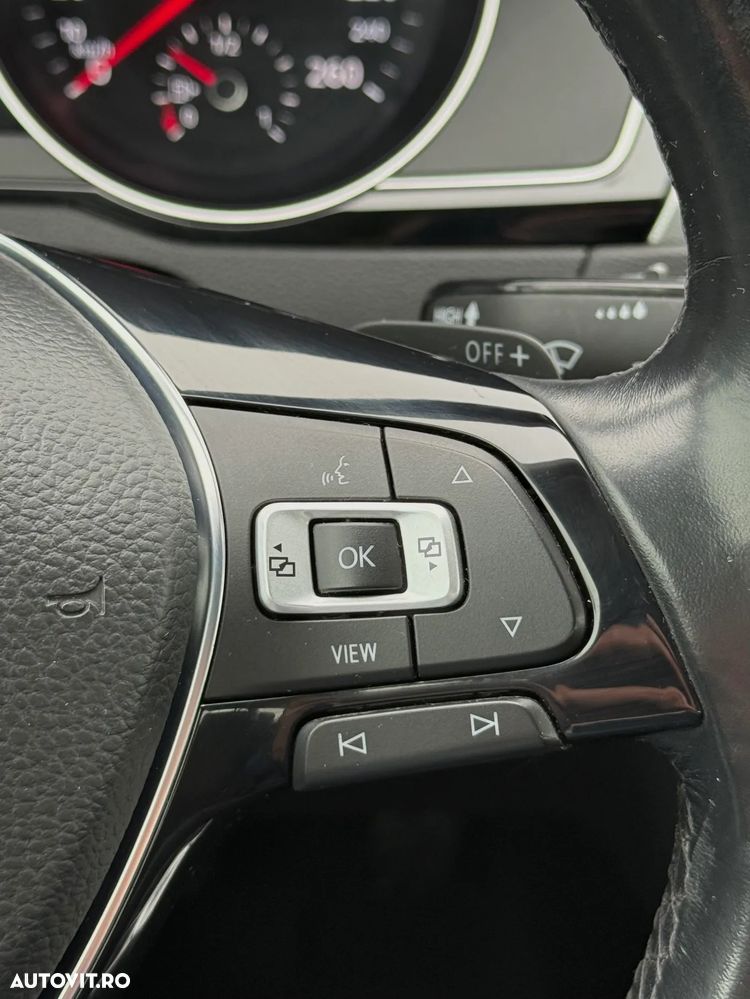 Volkswagen Passat 2.0 TDI DSG Comfortline - 28