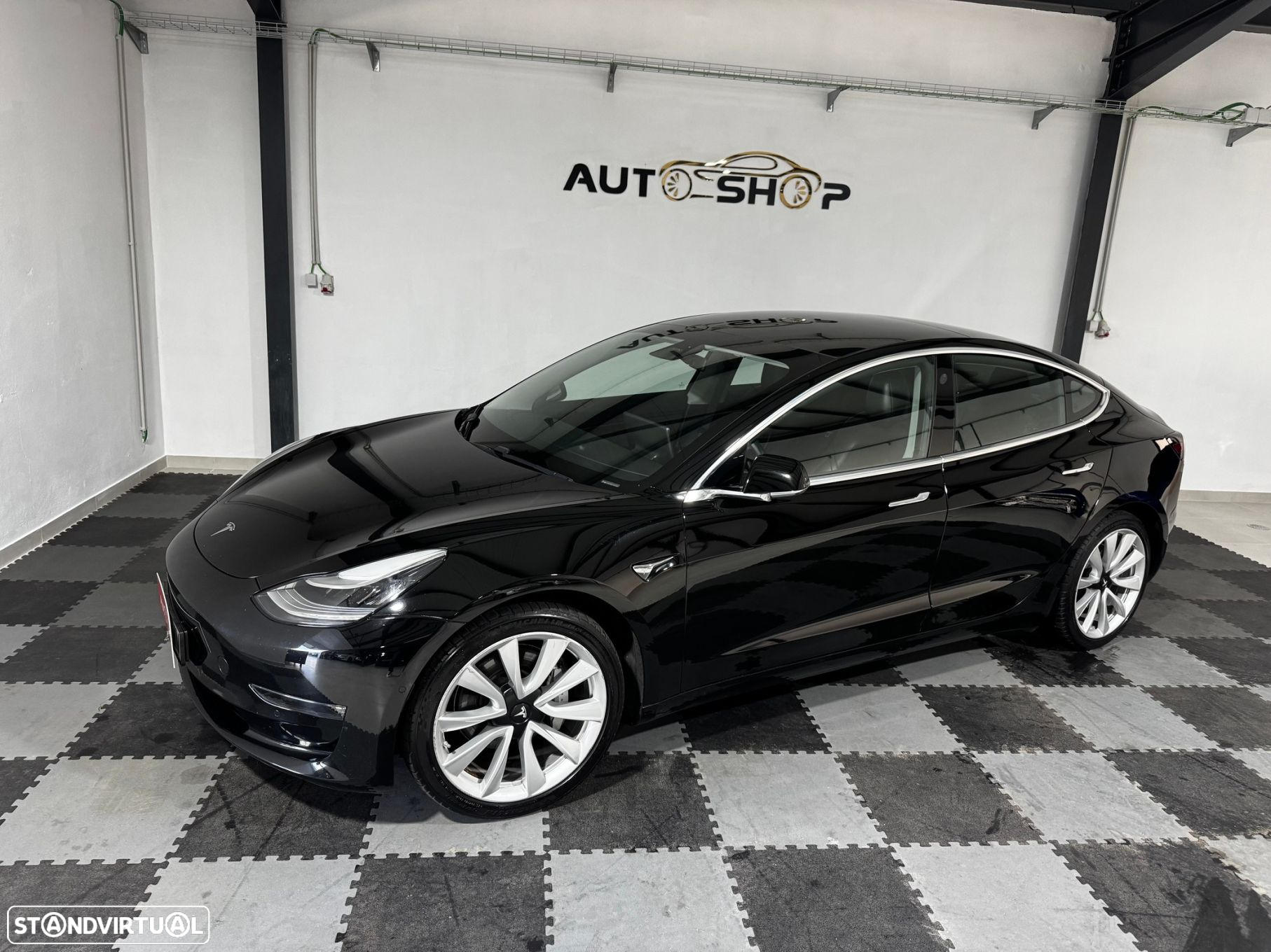 Tesla Model 3 - 2