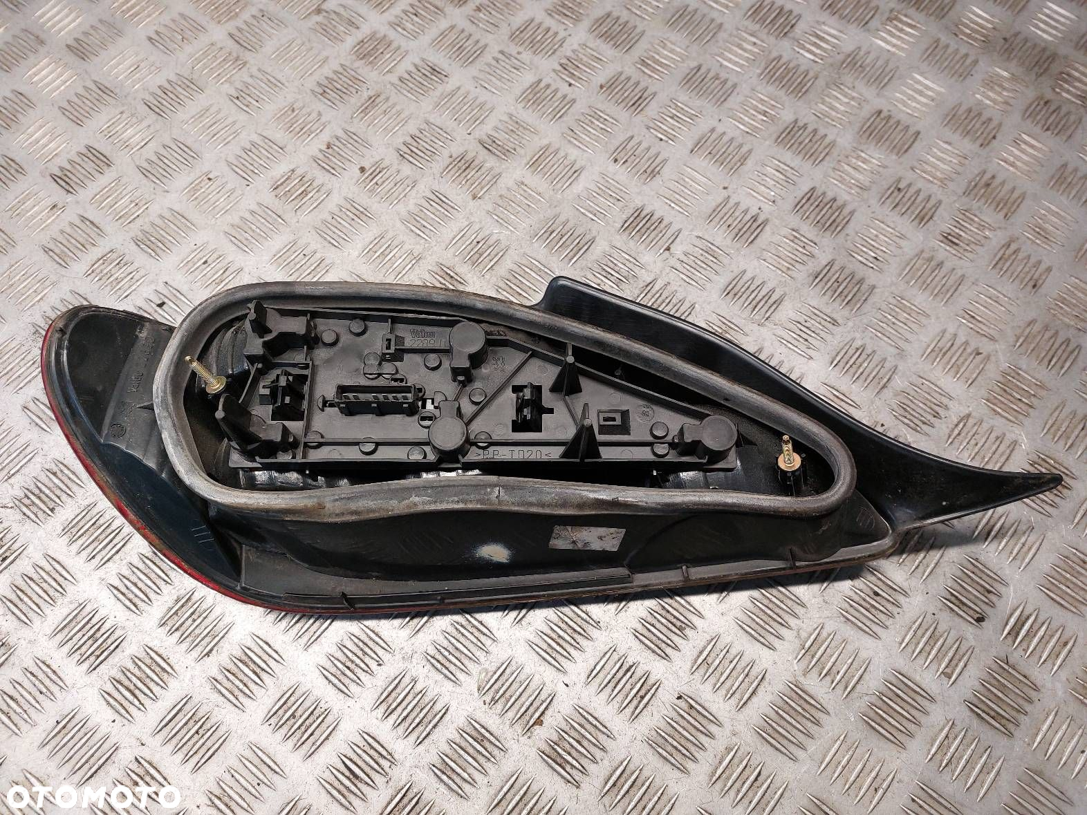 LAMPA PRAWY TYŁ PEUGEOT 406 COUPE 2289D - 3