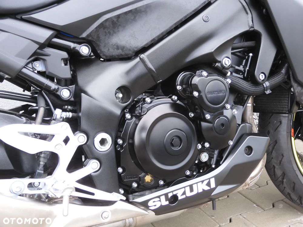 Suzuki GSX - 9