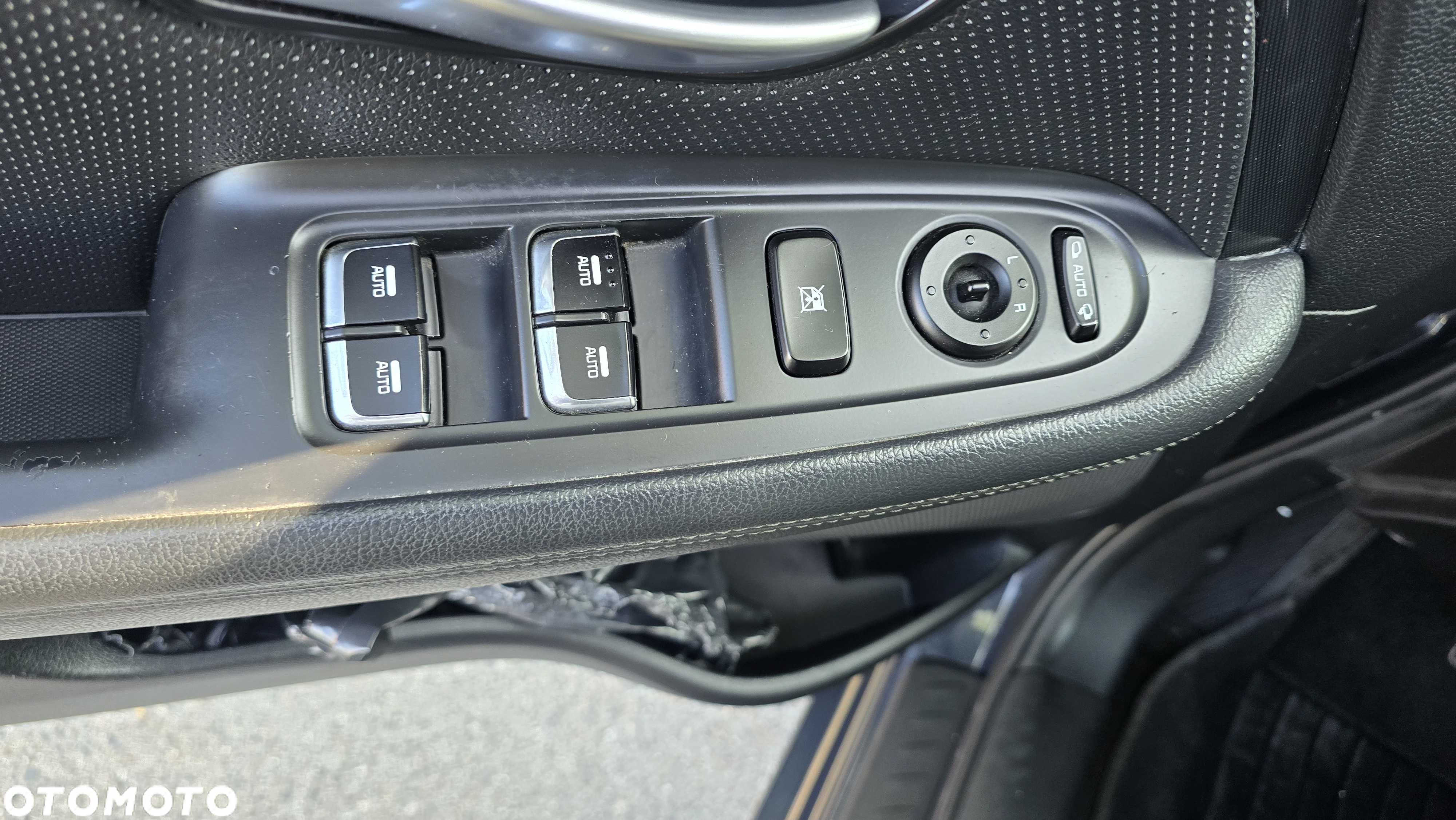 Kia Carens 1.6 GDI S 7os - 31