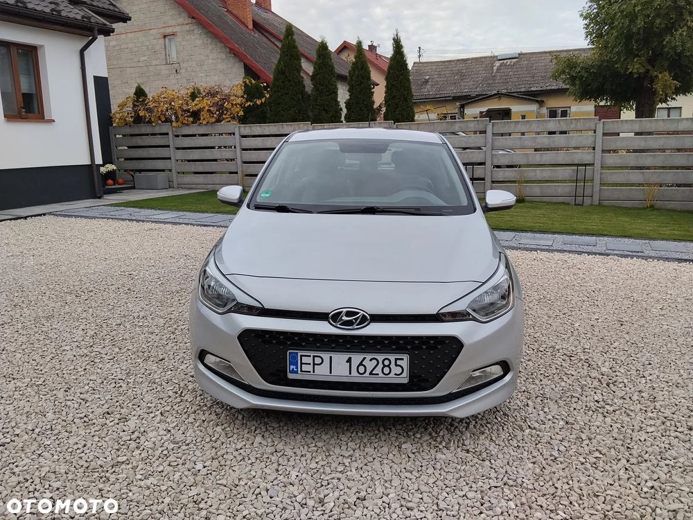 Hyundai i20 blue 1.2 - 5