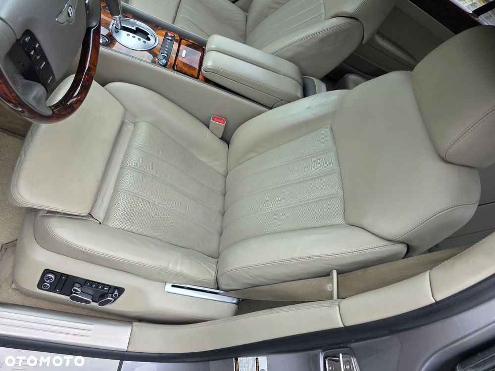 Bentley Flying Spur - 22