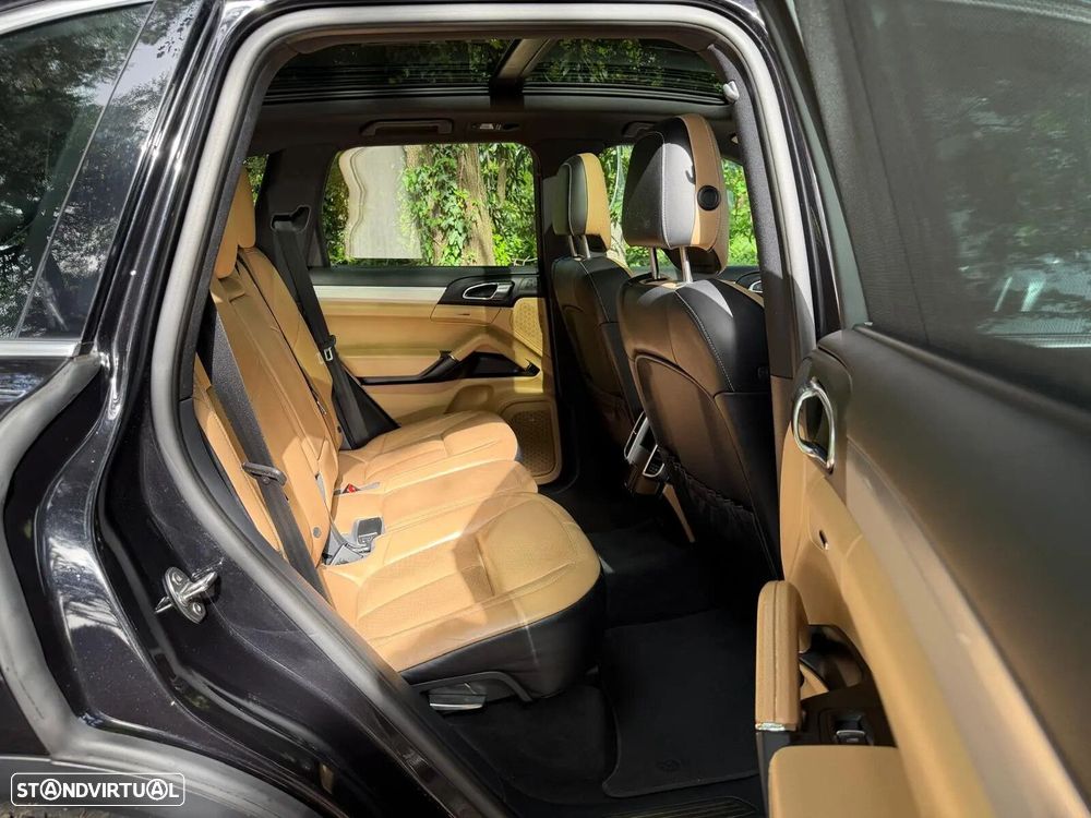 Porsche Cayenne S E-Hybrid Platinum Edition - 30