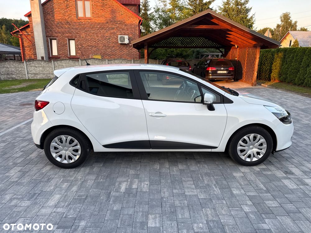 Renault Clio 1.2 16V 75 Dynamique - 9