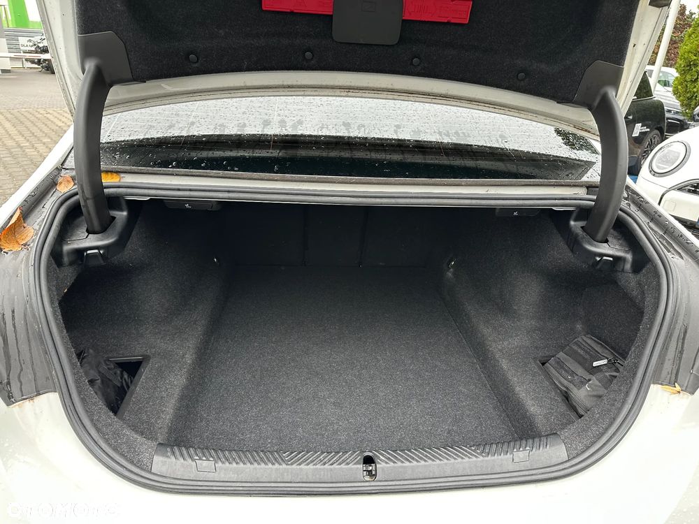 BMW Seria 5 520d mHEV M Sport - 22