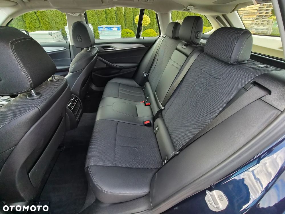 BMW Seria 5 530d xDrive Sport Line - 10