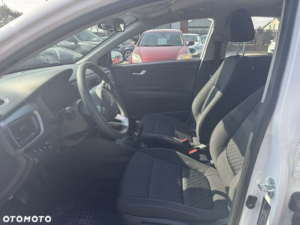 Kia Rio - 19