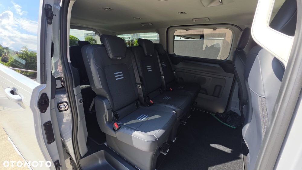 Ford Tourneo Custom - 24