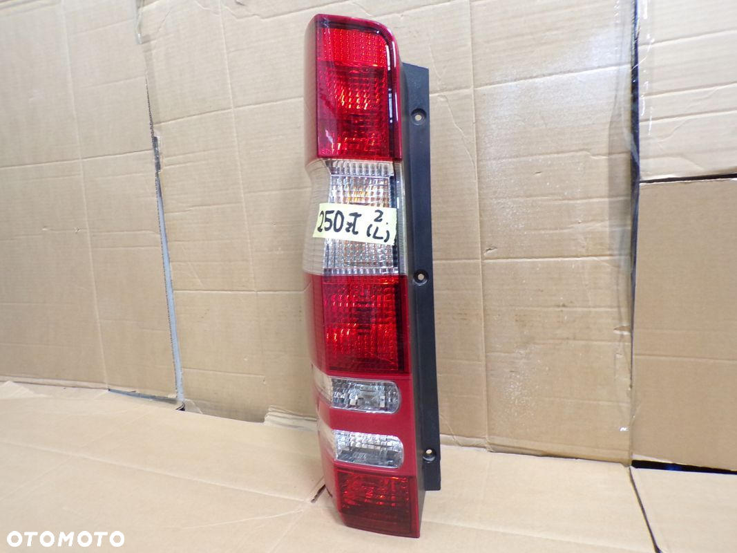 Sprinter 906 06- LAMPA TYLNA LEWA ORYGINALNA - 2