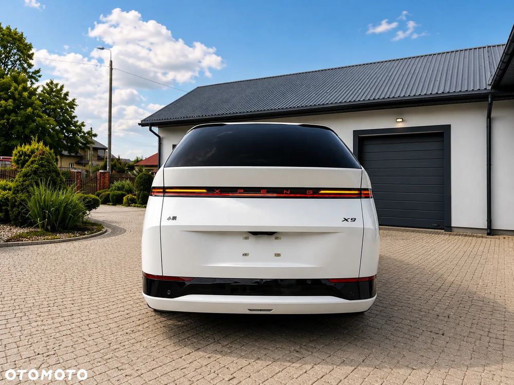 XPeng X9 110kWh Long Range Pro - 5