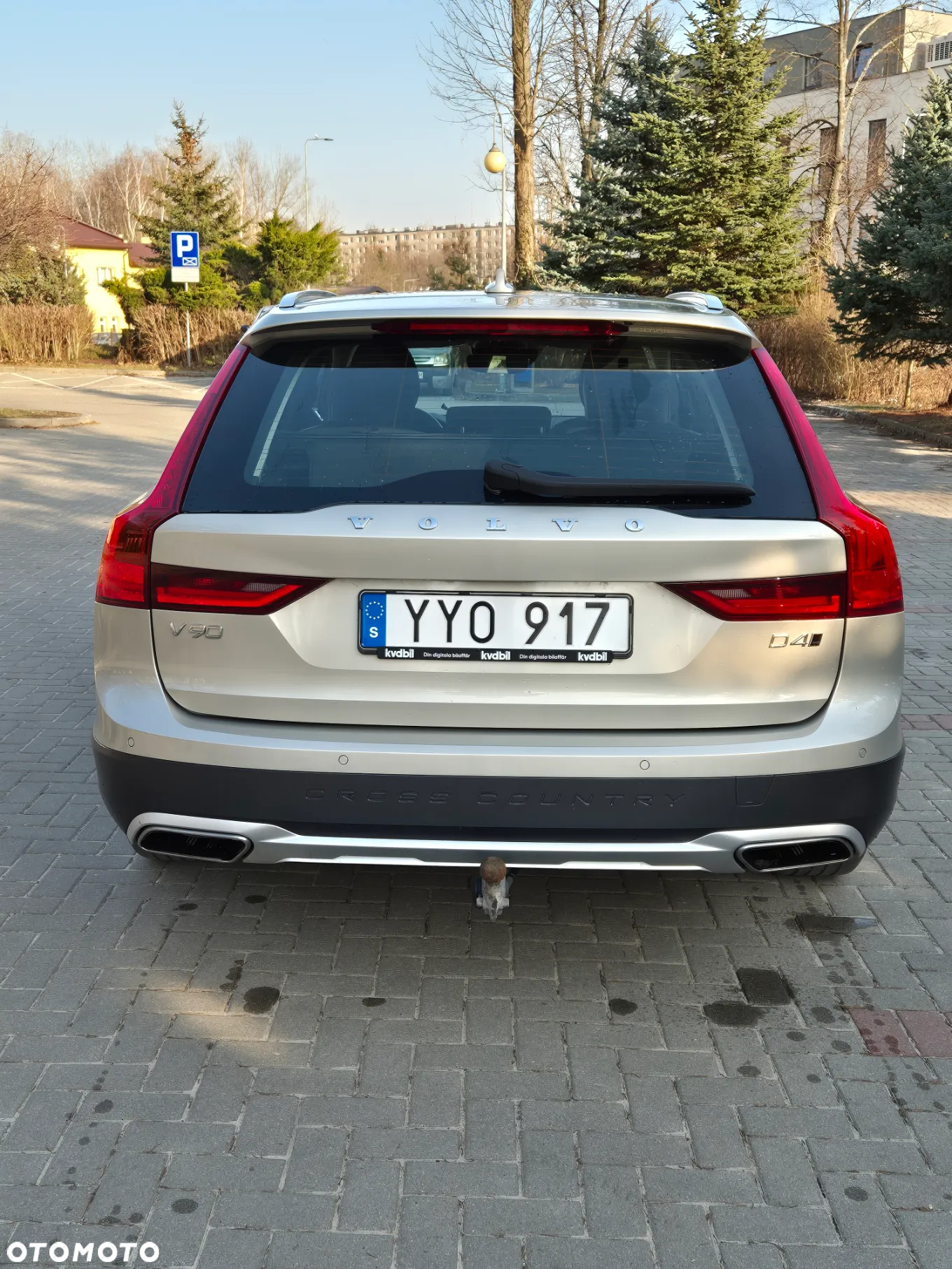 Volvo V90 Cross Country D4 AWD Geartronic - 4