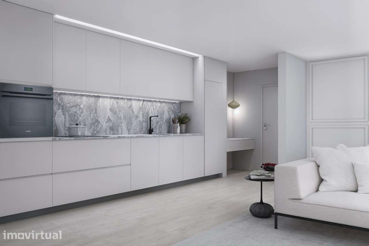 Apartamento T4 com Áreas Amplas, Varanda e Garagem em Pedrouços - Grande imagem: 2/13
