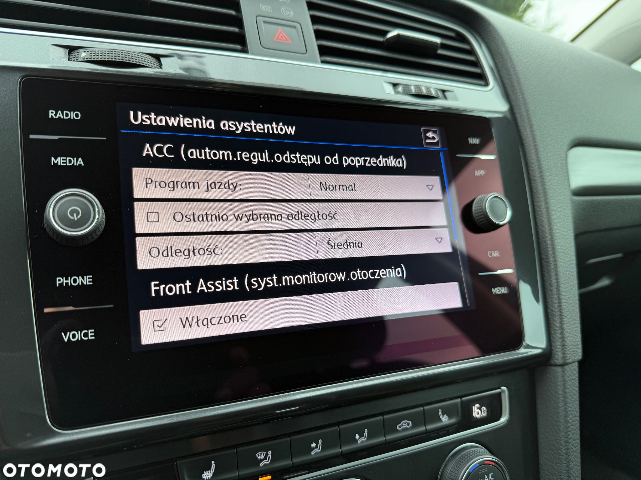 Volkswagen Golf Variant 1.6 TDI (BlueMotion Technology) DSG Comfortline - 26