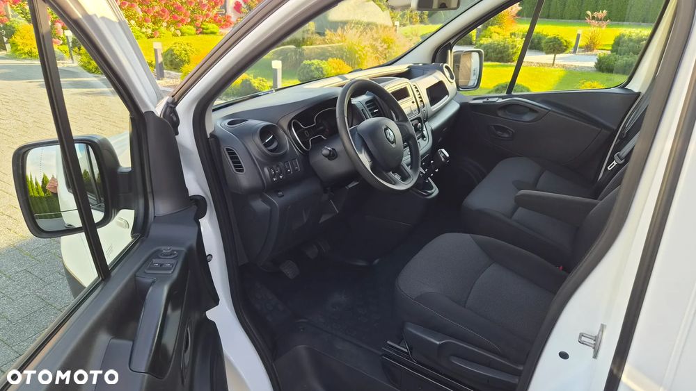 Renault Trafic - 23