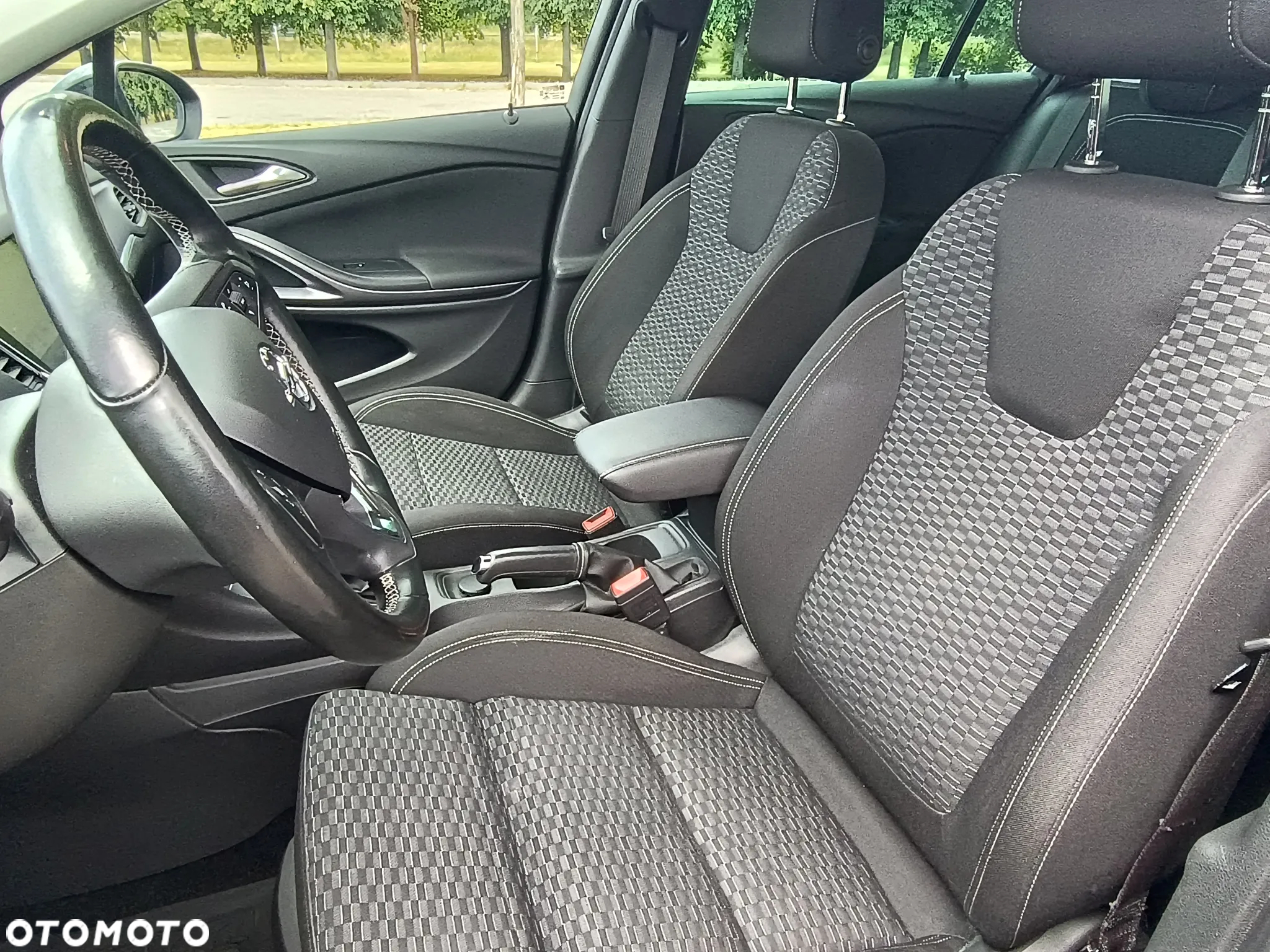 Opel Astra 1.6 BiTurbo D (CDTI) Start/Stop Business - 5