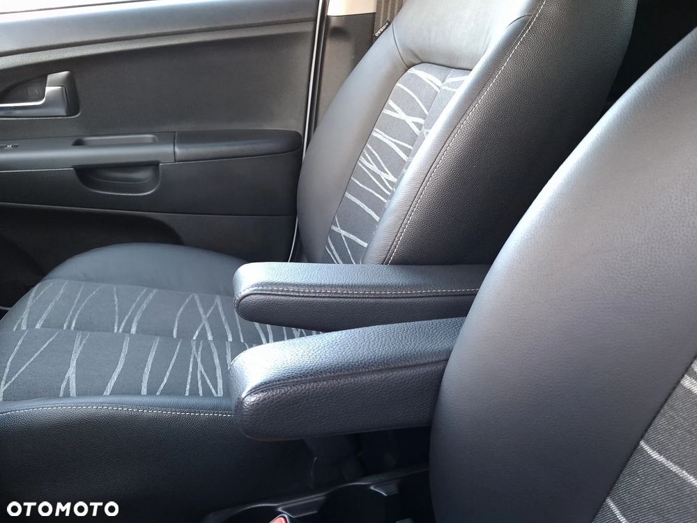 Kia Venga 1.6 CVVT Dream-Team Edition - 11