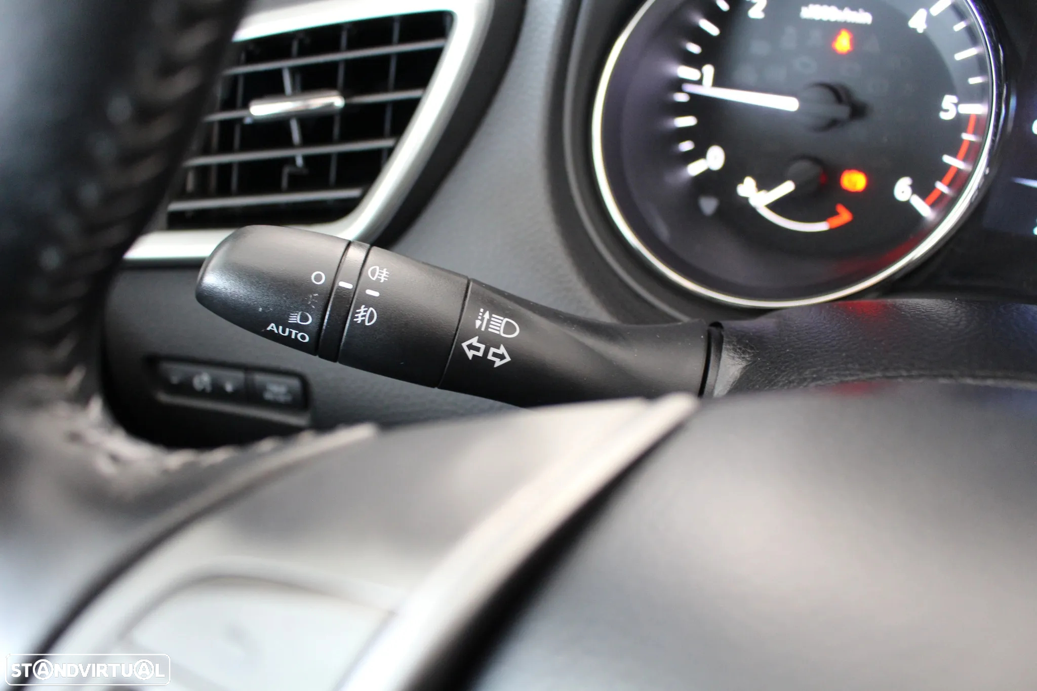 Nissan Qashqai 1.5 dCi N-Connecta - 22