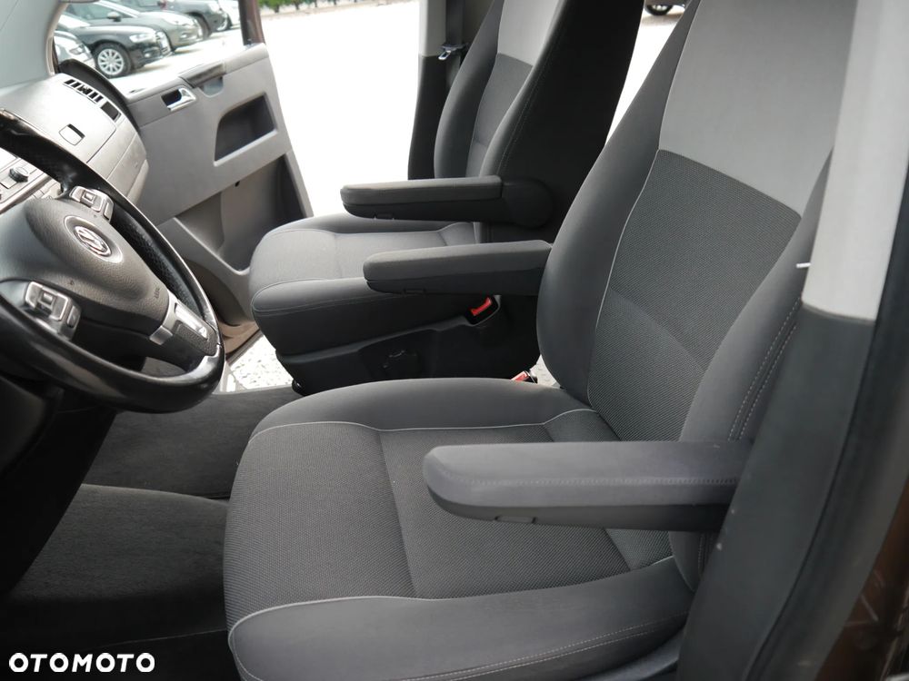 Volkswagen Multivan - 7