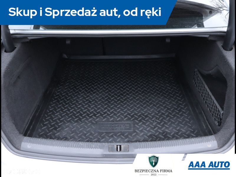 Audi A4 Limousine - 15